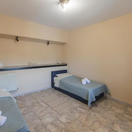 Holiday home Parmen Folea